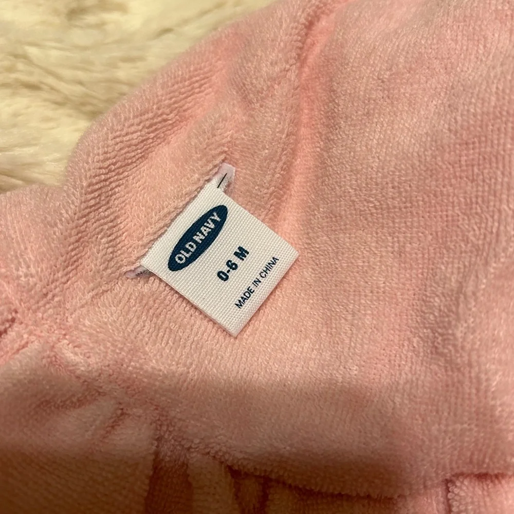 Old Navy 2-Piece Swimsuit and Sun Hat for Baby - Size 3-6M